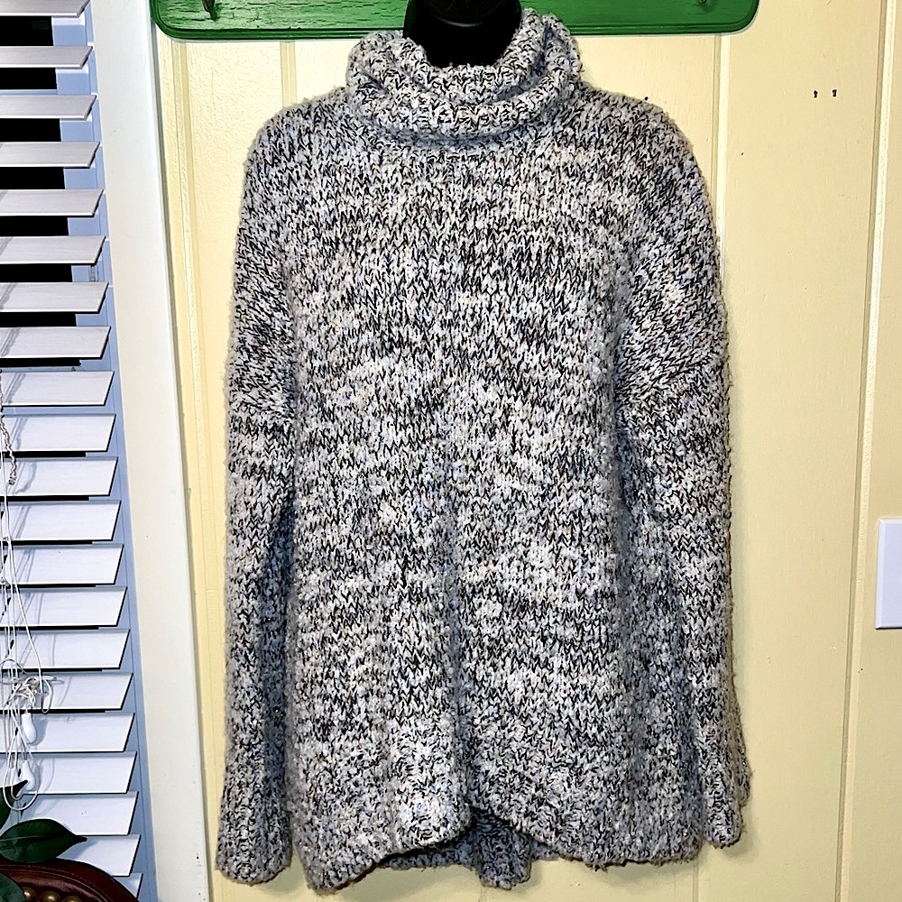 Lou & Grey LOFT Oversized Cowl Neck Chunky Acrylic Gray, Cream Sweater Size M/L - Picture 2 of 14